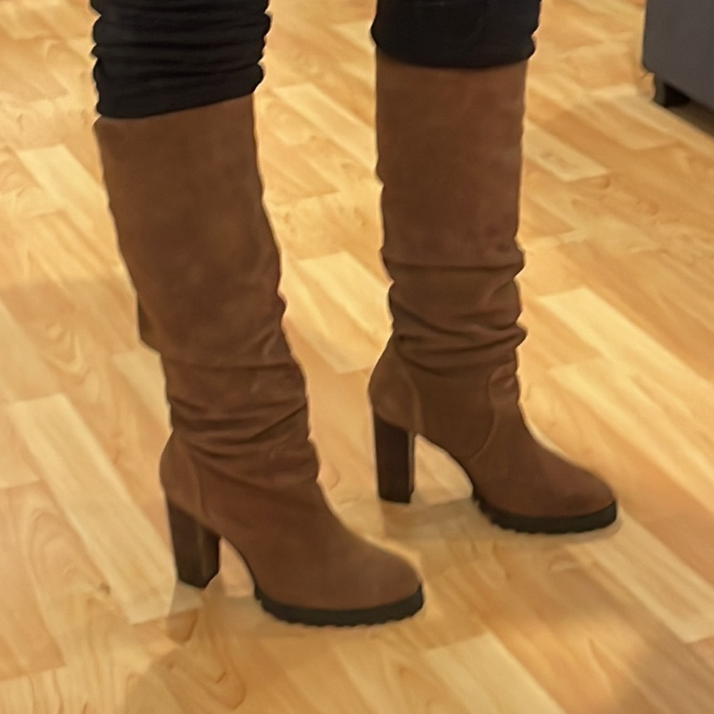 Knee high brand new Suede Aldo boots  4”